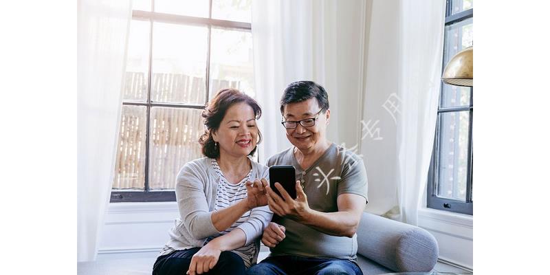 离婚夫妻财产要平分吗,离婚女方挣的钱还分给男方吗