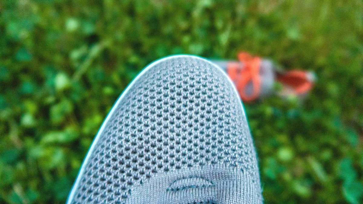 休闲跑步鞋夏季透气,秋季商务透气休闲鞋推荐