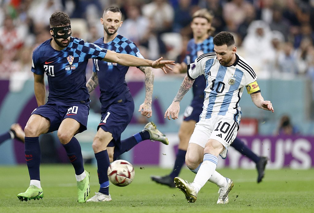 英超名宿评价梅西,夸赞梅西的足球名宿