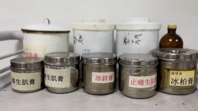 白醋泡脚导致截肢是真的吗,泡脚也有禁忌泡脚不当会招来病患