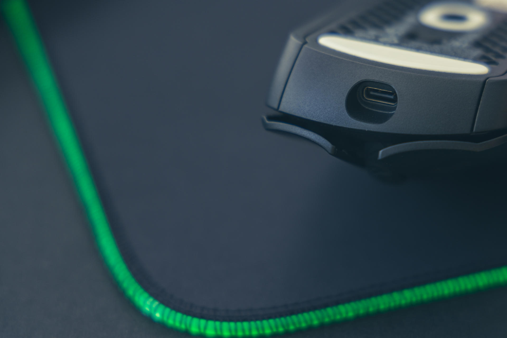 赛睿鼠标aerox5联名,赛睿aerox5鼠标怎么连接