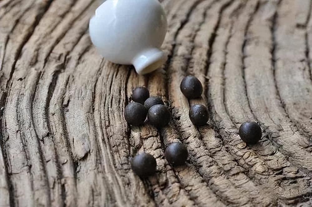 逍遥丸治疗女性肝气郁结吗,逍遥丸的功效40岁女人吃好吗