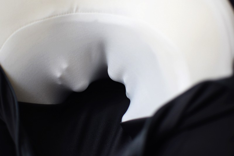 康佳颈部按摩仪自动多功能护颈仪,办公室颈椎按摩护颈仪