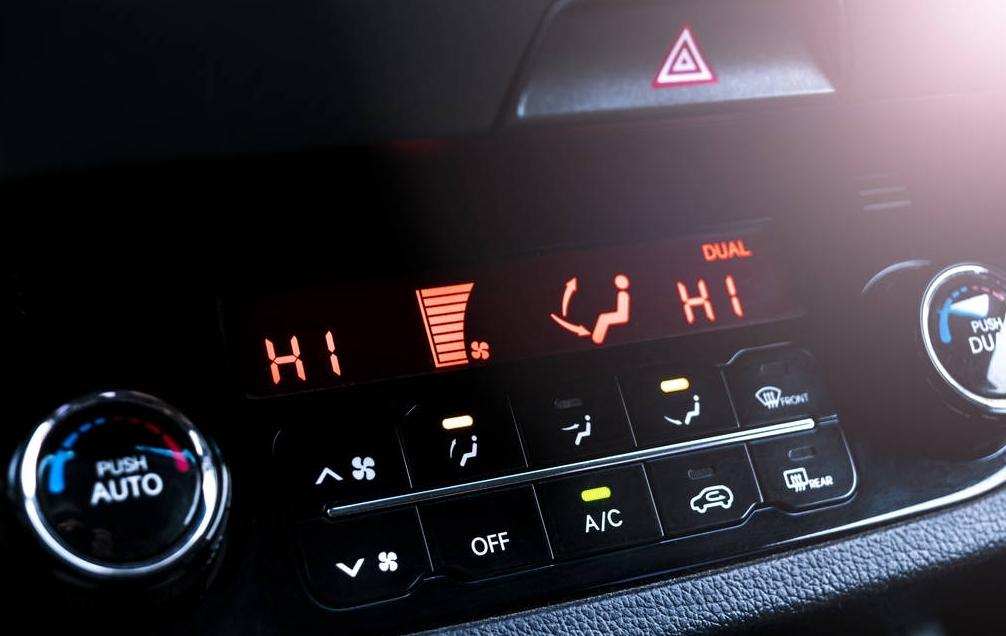 开车时,总有些人舍不得开空调,车载空调到底会增加多少油耗?