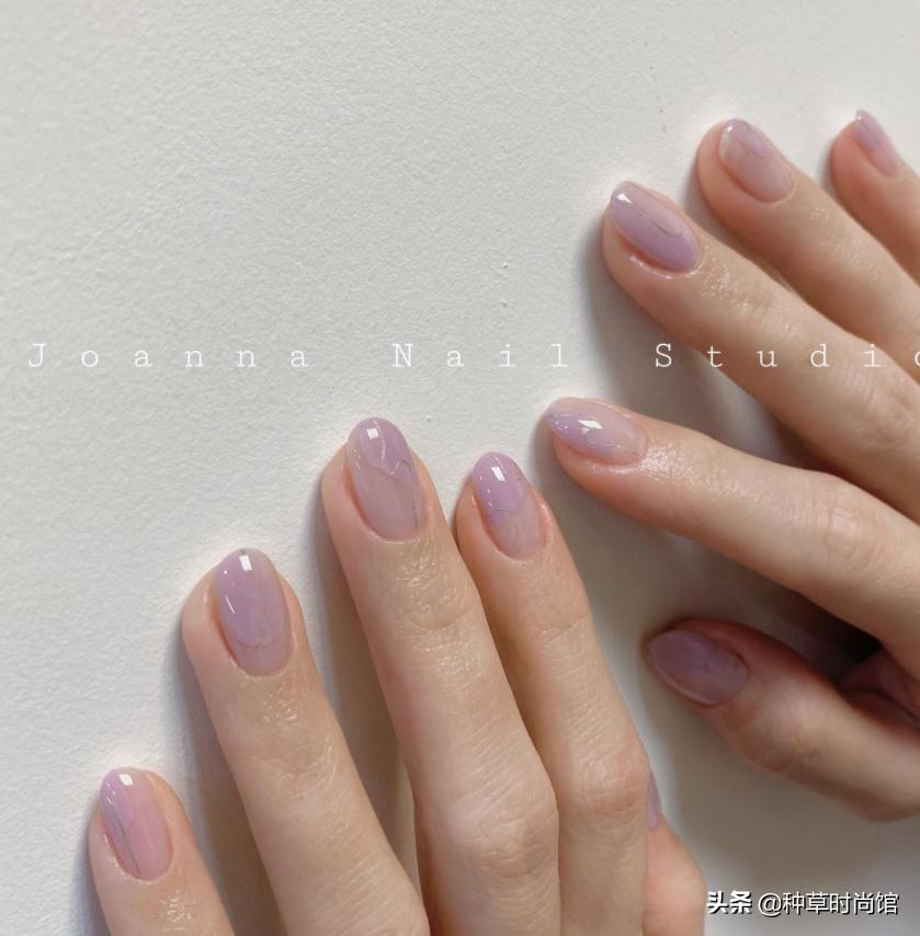 秋冬超显白高级感美甲,春日美甲图片最新款百搭