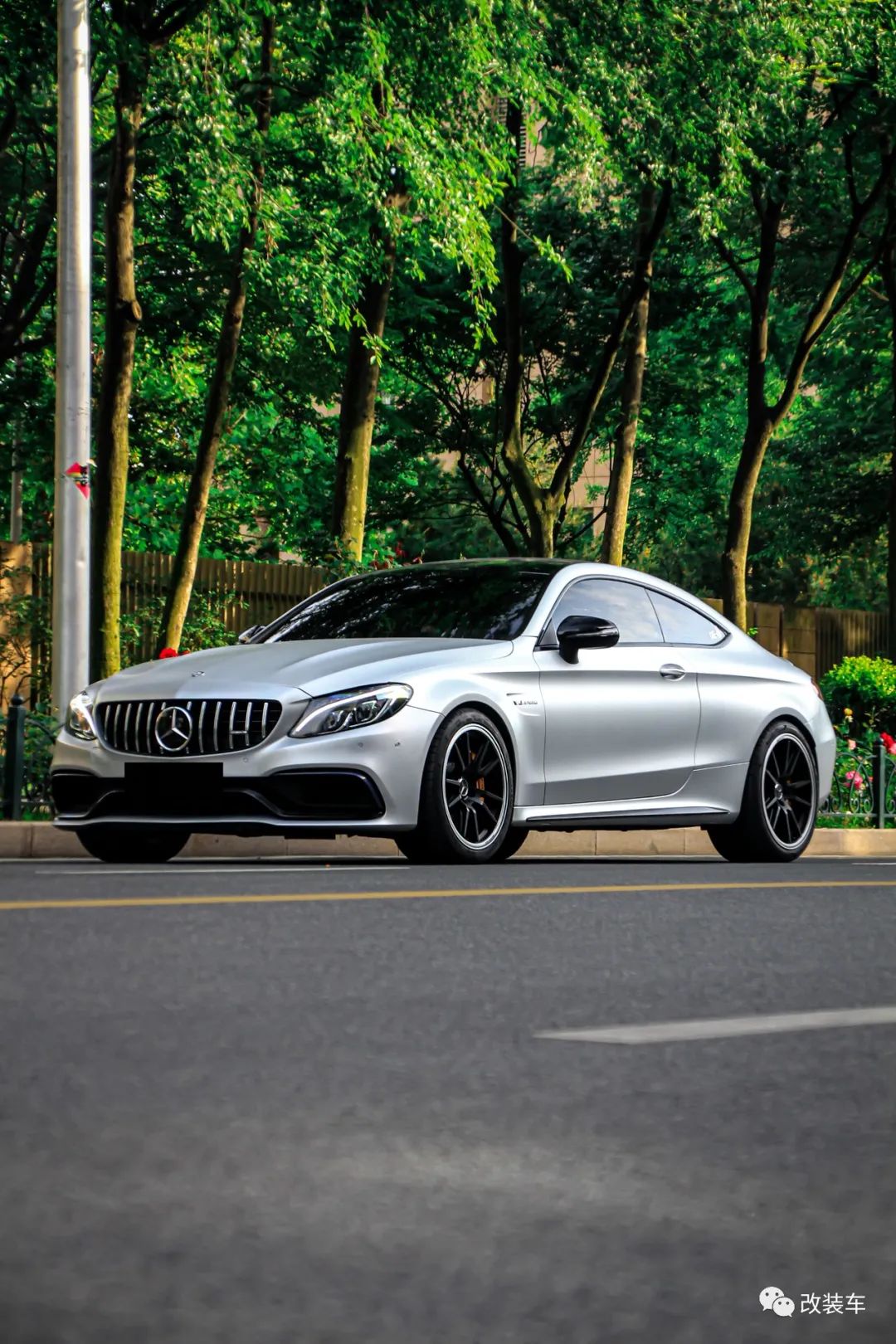 奔驰amgc63与c63s的区别,奔驰amgc63s四门和c63的区别