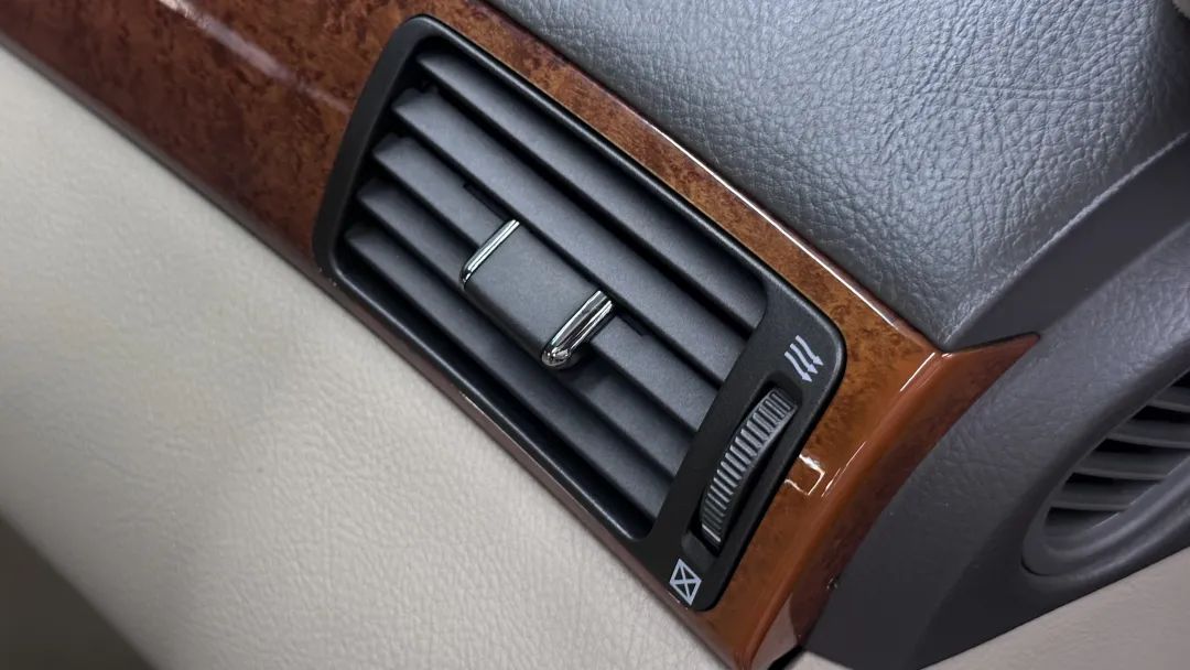 大哥12万买2005年售价100万的凌志LS430，含泪又花10万翻新才能开