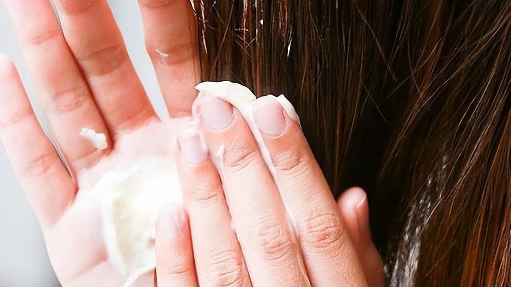 洗完头头发干燥怎么办,洗完头如何让头发蓬松又好看