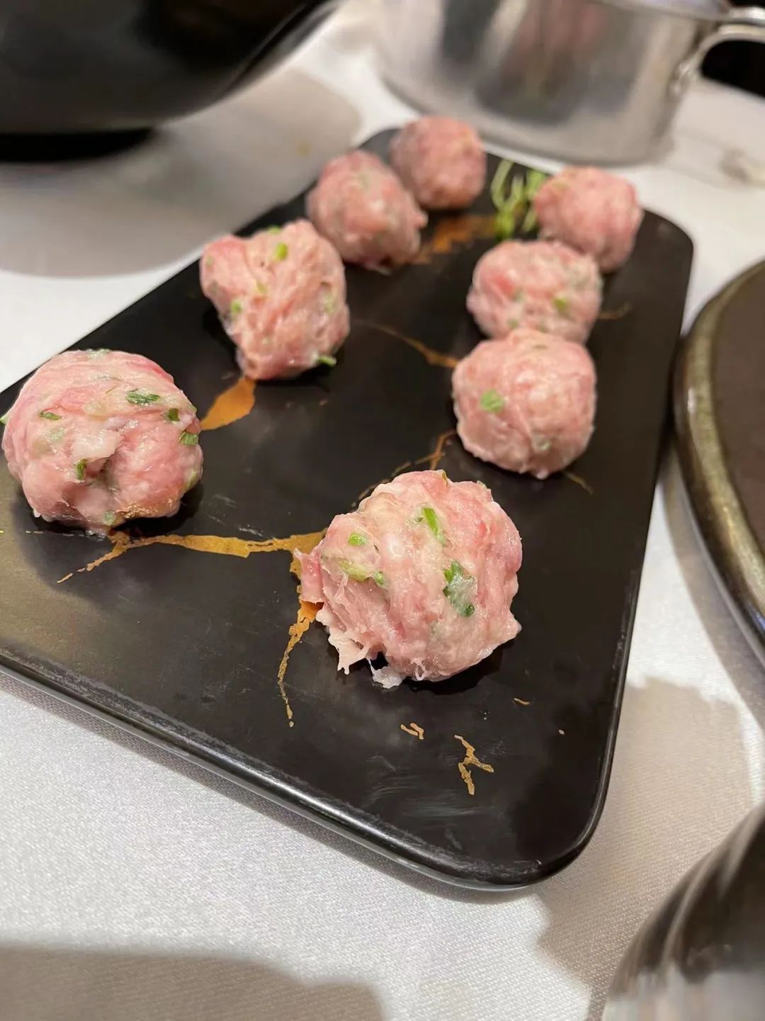 潮爸家7月17日午餐记录，武汉光谷红鼎豆捞吃火锅，牛羊肉涮起来