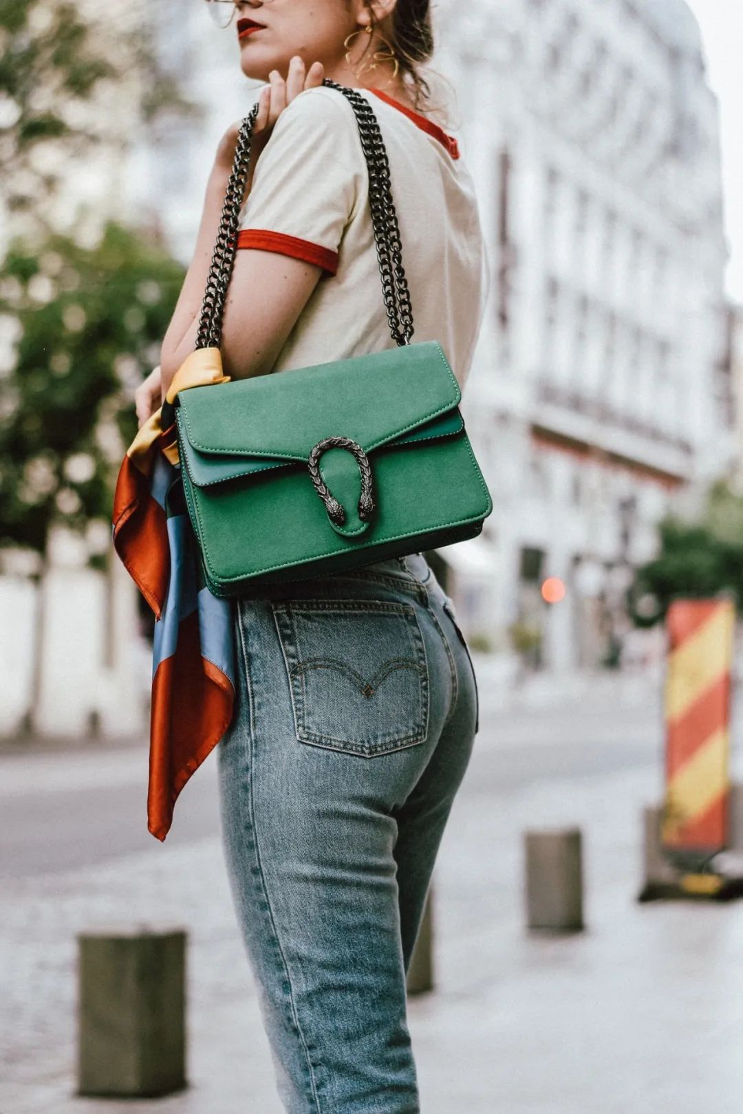 租包就是虚荣吗?我认为这更多的是一种主观臆断