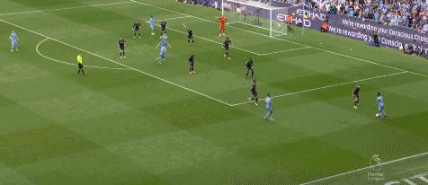 曼城球迷鼓掌欢迎瓜迪奥拉,曼城惊天逆转球迷反应