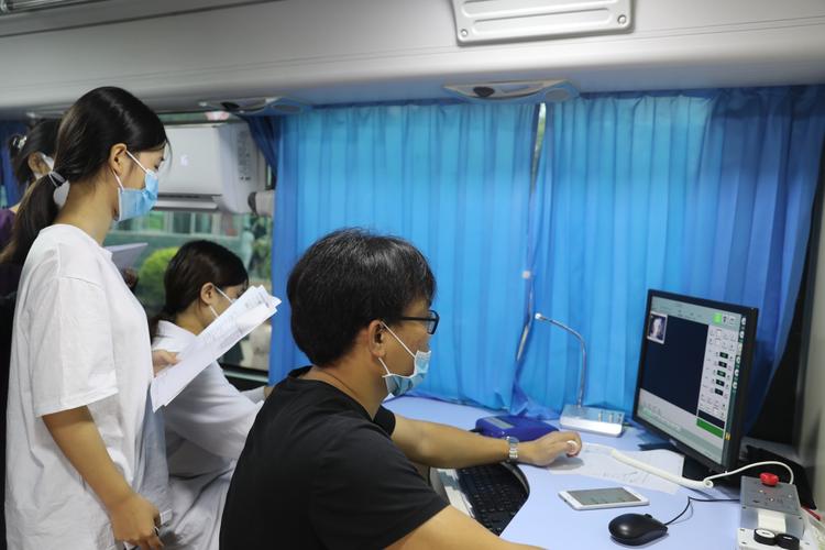 24岁女生肛裂正常吗,53岁的女人肛裂的根本原因