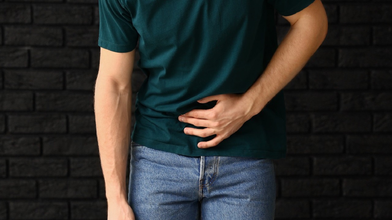 医生提醒：男性不想被前列腺炎“盯”上，这4件事别漏做