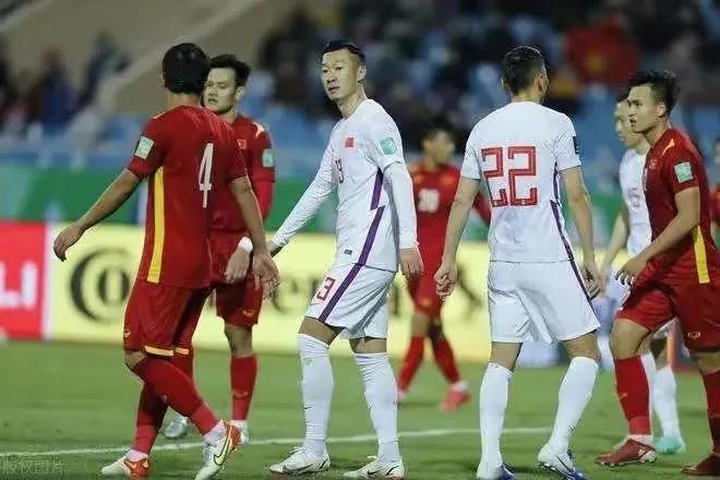 足坛十大贫民窟走出来的巨星,足坛15大贫民窟逆袭的巨星