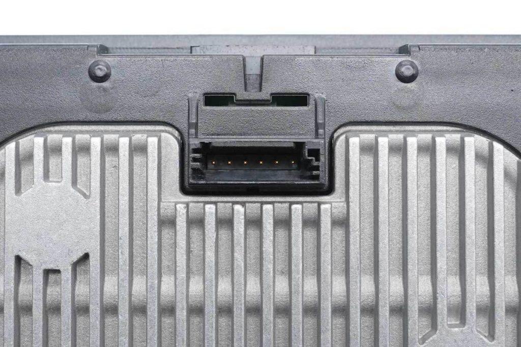 宝马5系无线充电拆解,宝马5系充电器怎么拆