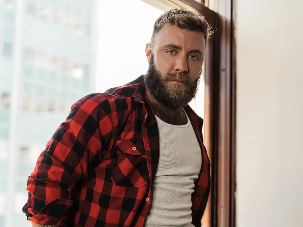 什么人会在黄色网站上寻找真爱？