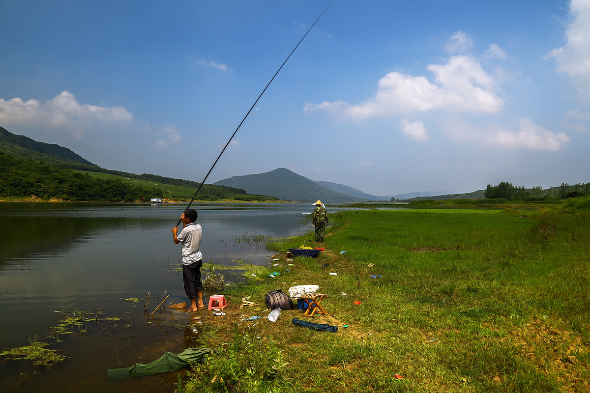 远投钓鲫鱼矶竿好用还是海竿,夏季软尾小矶竿钓鲫鱼最佳方法