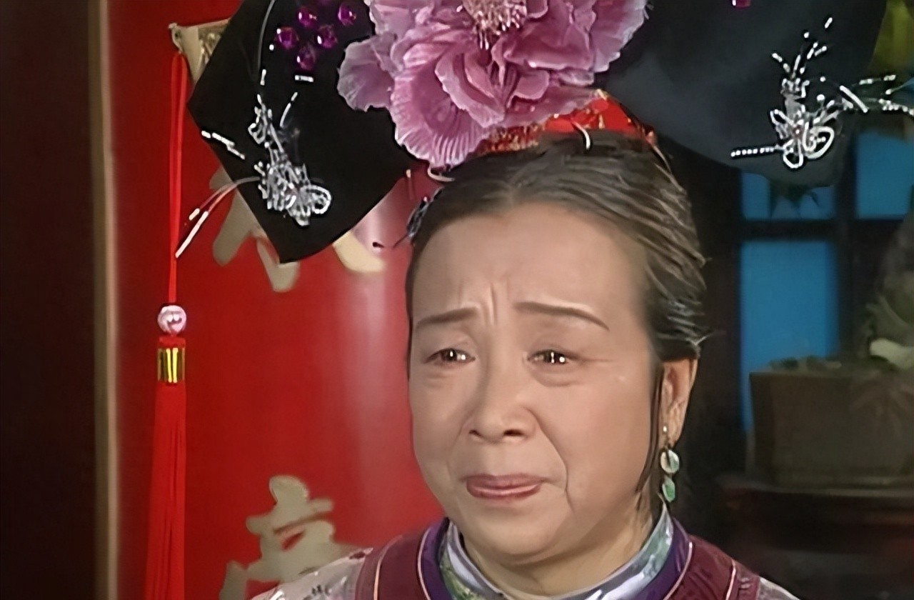 *绑捆**露大胸、无脑台词，这些“*辱侮**观众”的剧情，真把观众当傻子