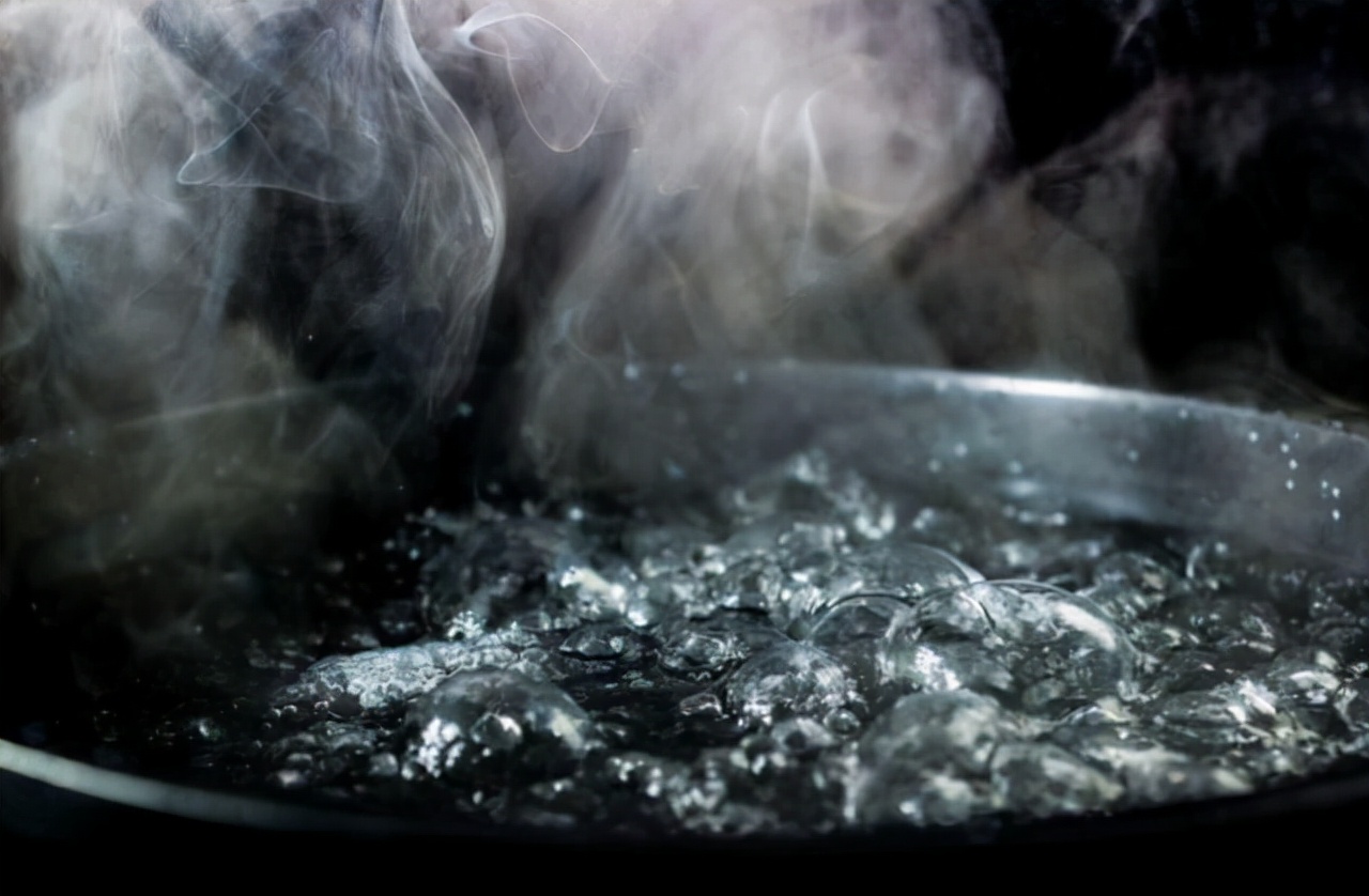 古人用热水造冰的原理,2000年前中国古人如何用热水造冰