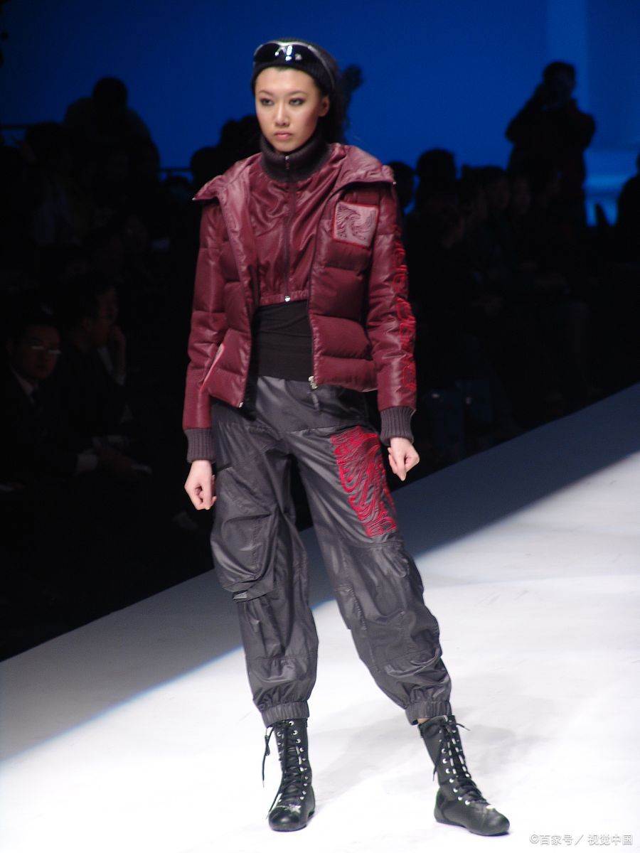 1600一件的波司登羽绒服贵吗,波司登含绒量越多越贵吗