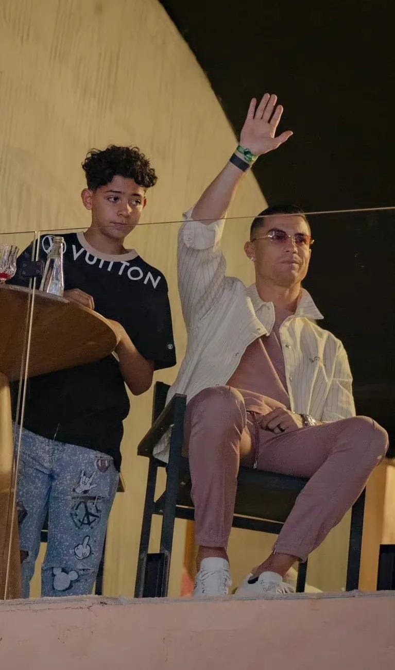 同情弱者你就弱帮助强者你就强,同情弱者嫉妒强者好吗