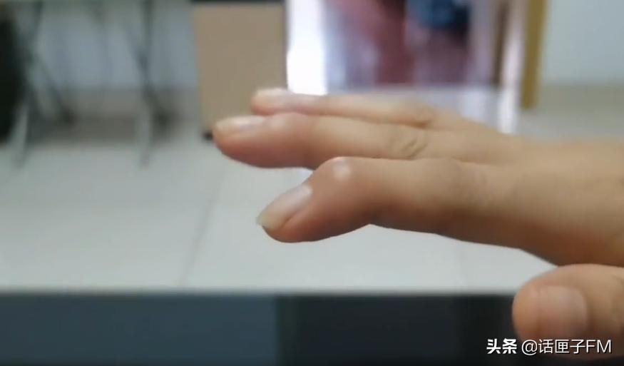 上海一工业园区内，员工十指巨痛、头晕呕吐，多方助力紧急就医