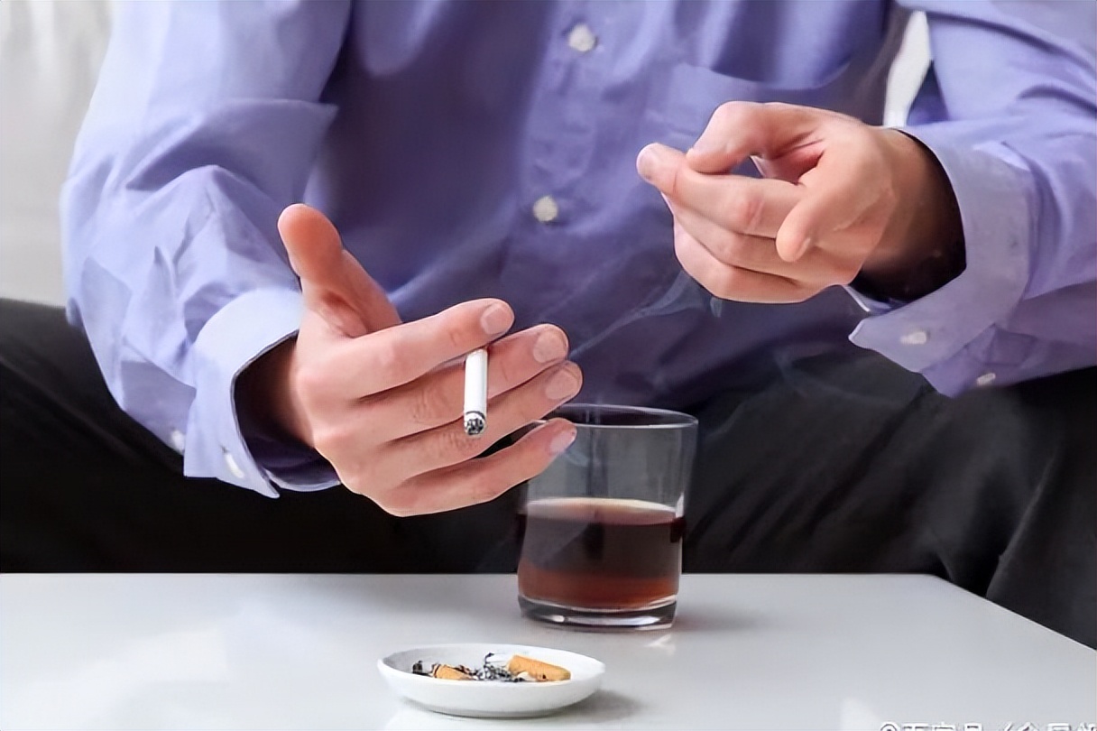 胰腺癌晚期胆管堵塞的症状及表现,胰腺癌晚期回光返照是什么症状