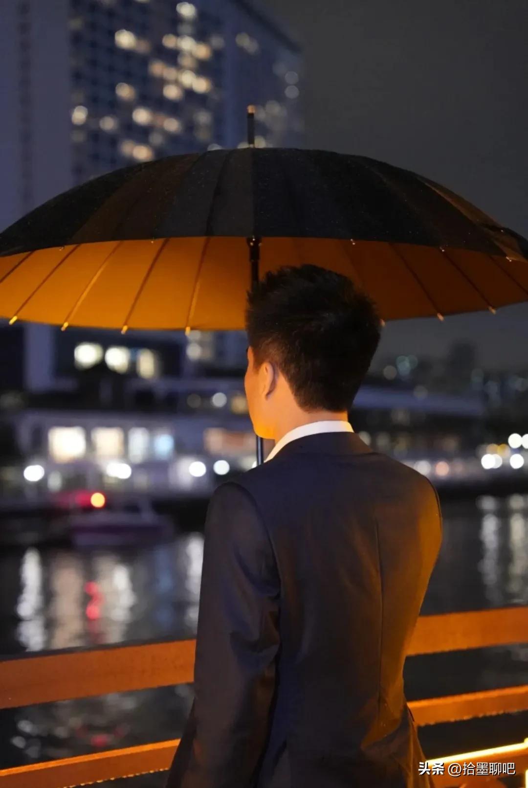 点亮广州塔董宇辉,董宇辉211工程是啥