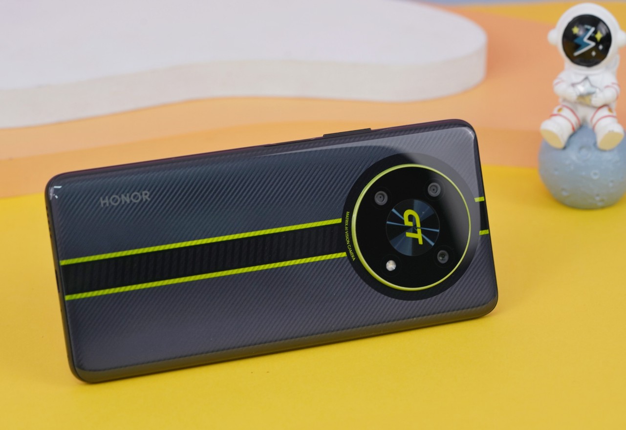 老年人买哪一款智能手机性价比高,老年人1500左右的高性价比手机