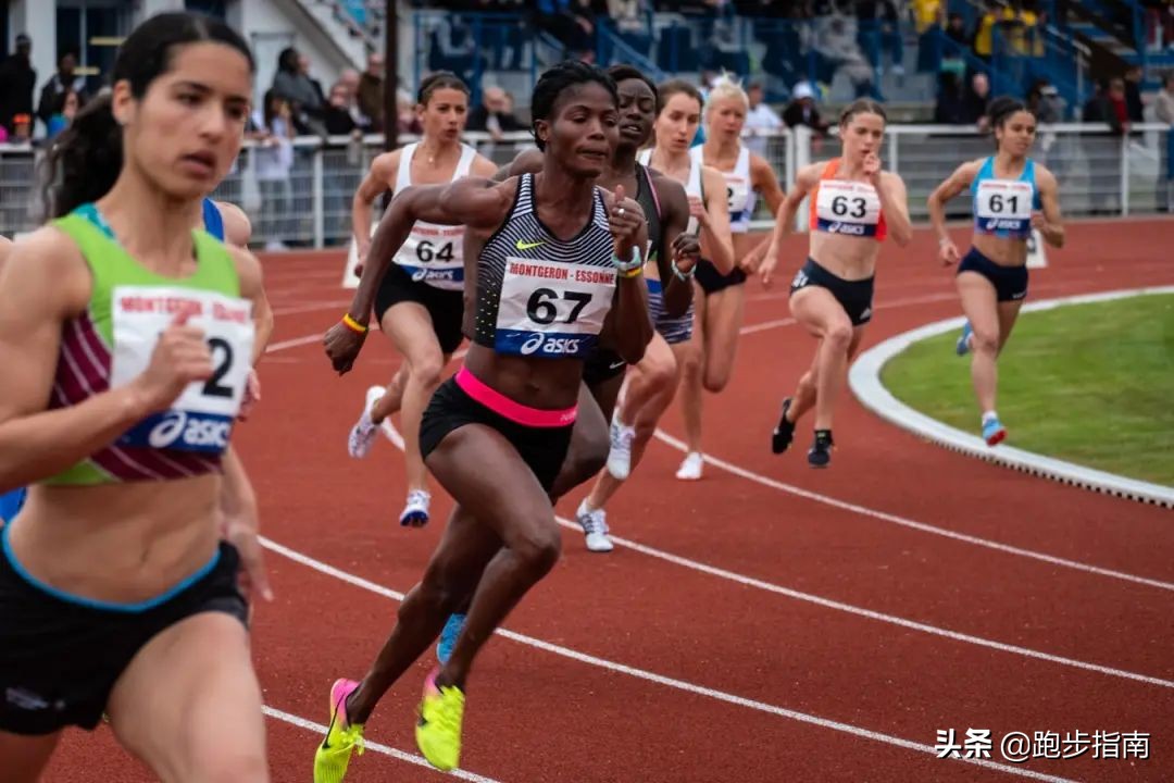 跑步千万不要穿暴汗服,跑步时千万别穿的跑鞋