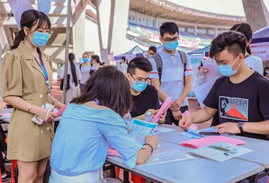 中铁二十二局本科生一般工资,中铁二局2024校招待遇