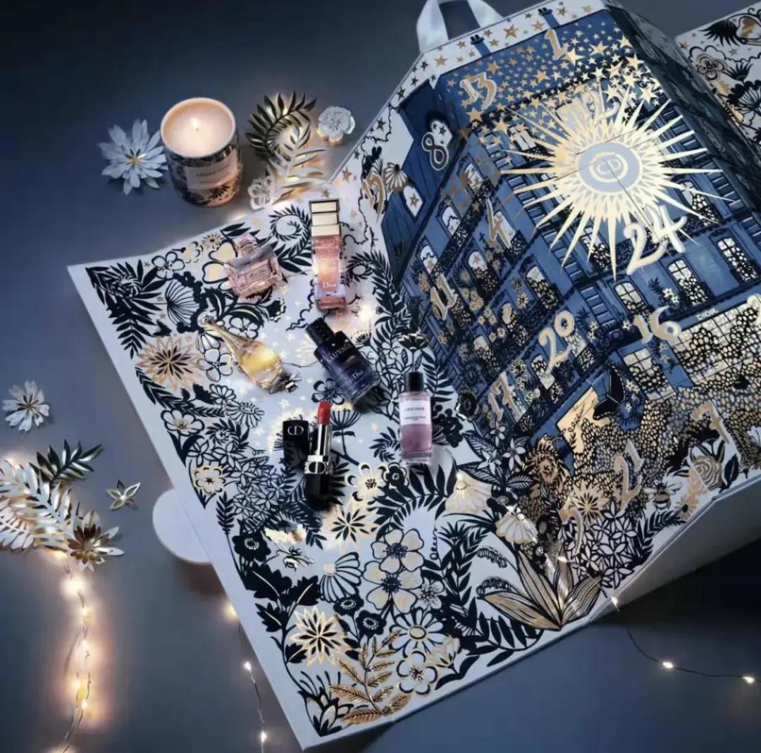 看完2021圣诞限定，感觉钱包被品牌拿捏了