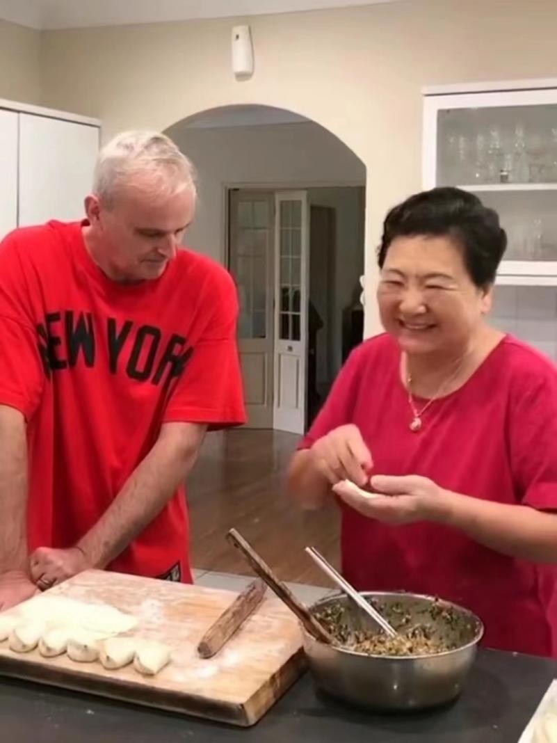 我，北京大妞，二胎宝妈，3年吸粉600万，带洋老公回国当主播