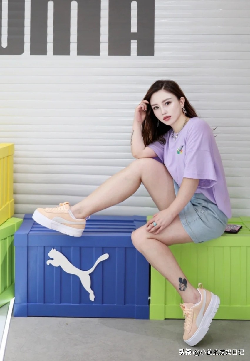 别再穿运动鞋、马丁靴了，今秋流行“滑板鞋”，时髦显瘦还不累脚