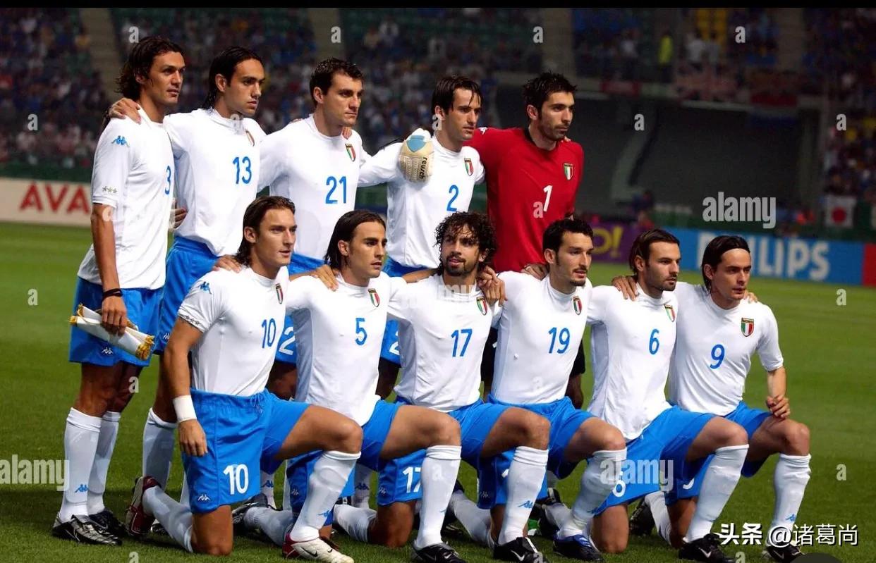 曾经的男模军团，意大利世界杯球服变革
