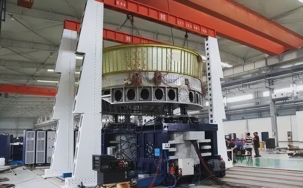 终于轮到美国求我们，中国不卖全球都得缺货，美：头一次受窝囊气