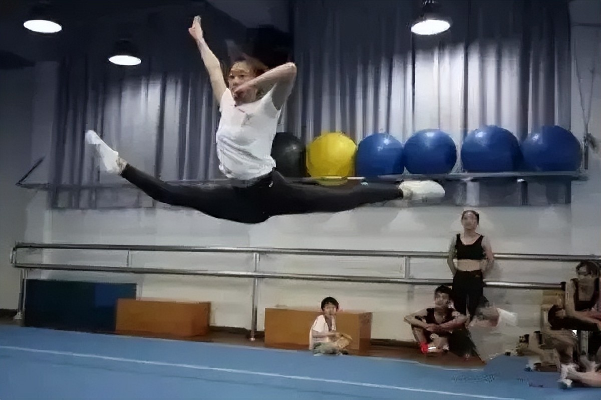 罗子欣一字马新闻评述,罗子欣一字马高考分数