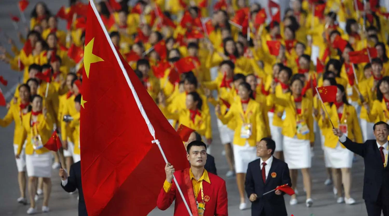 香港最强大佬霍英东，支援抗美援朝助力北京申奥，死后受国葬待遇