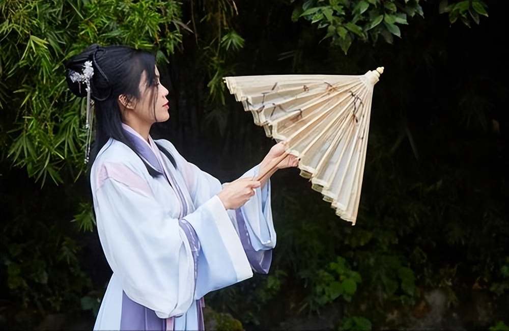 雨伞的来历和历史,雨伞的历史演变过程