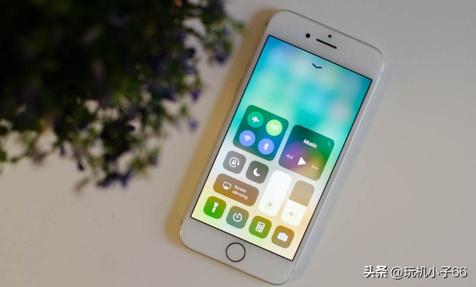 现在买iphone8和iphonex,iphone8和iphonex到底该买哪个