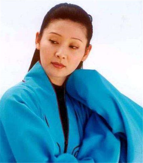 徐帆冯小刚经历,冯小刚徐帆携15岁养女露面