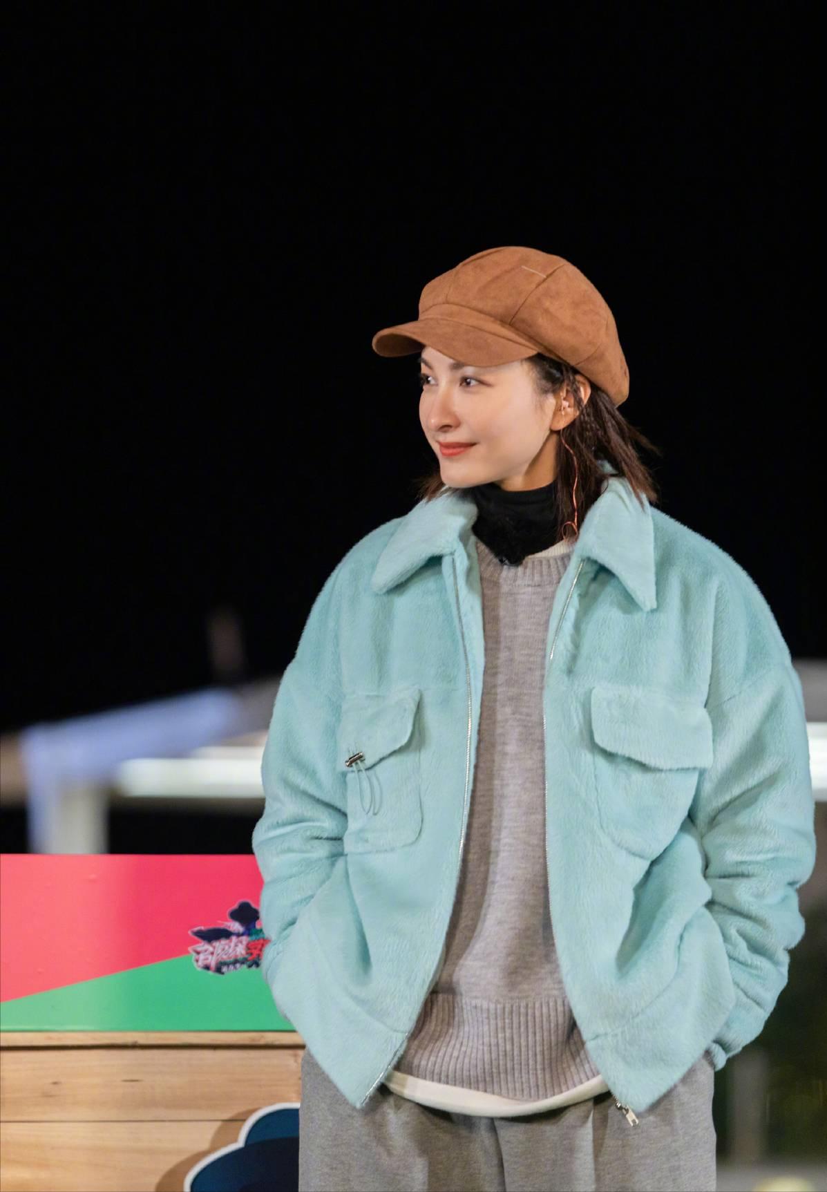 吴昕马尾蛋卷,吴昕金色卷发造型曝光