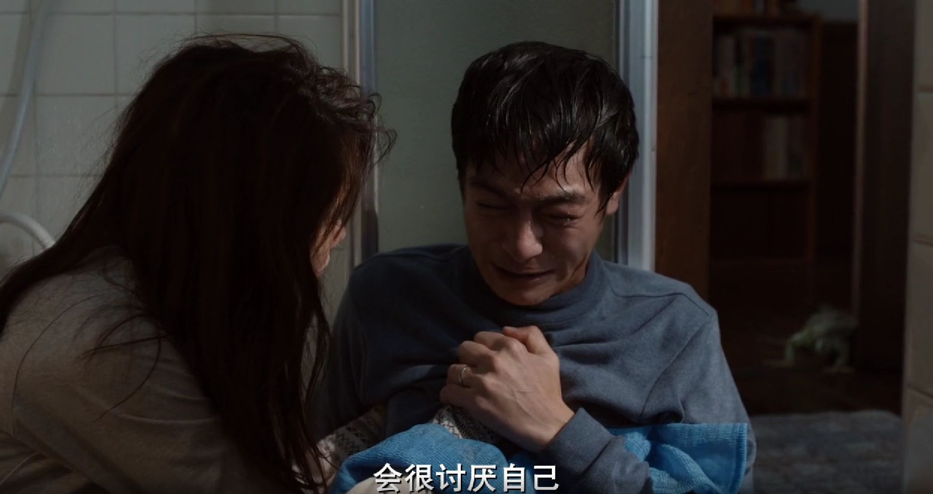 一部治愈焦虑的岛国电影，道出抑郁症家庭的真实状况