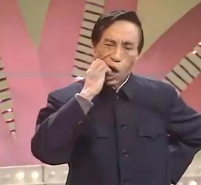 1983年第一届春晚，部级领导审查后：怎么能让姜昆主持？