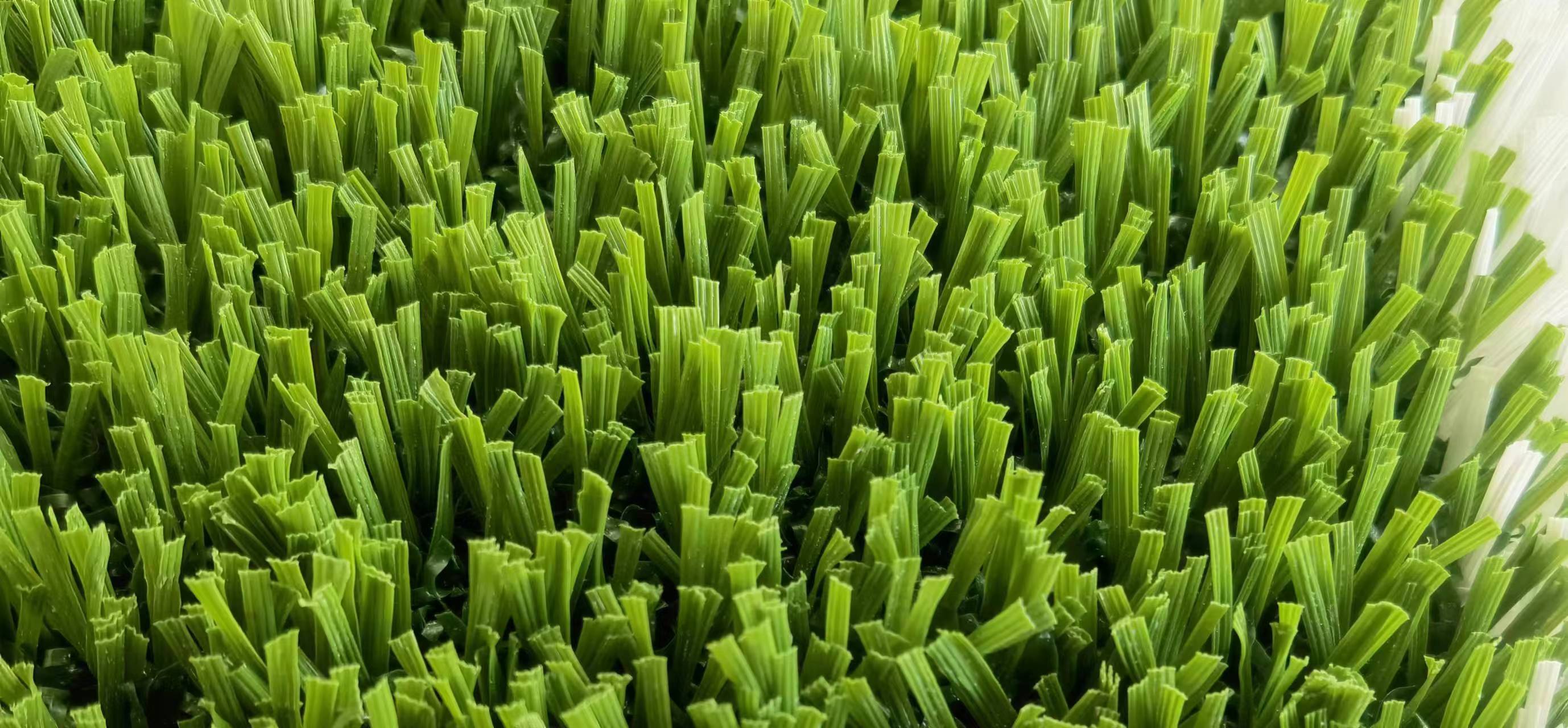 塑料草坪怎么清理静电,为什么人造草坪会产生静电