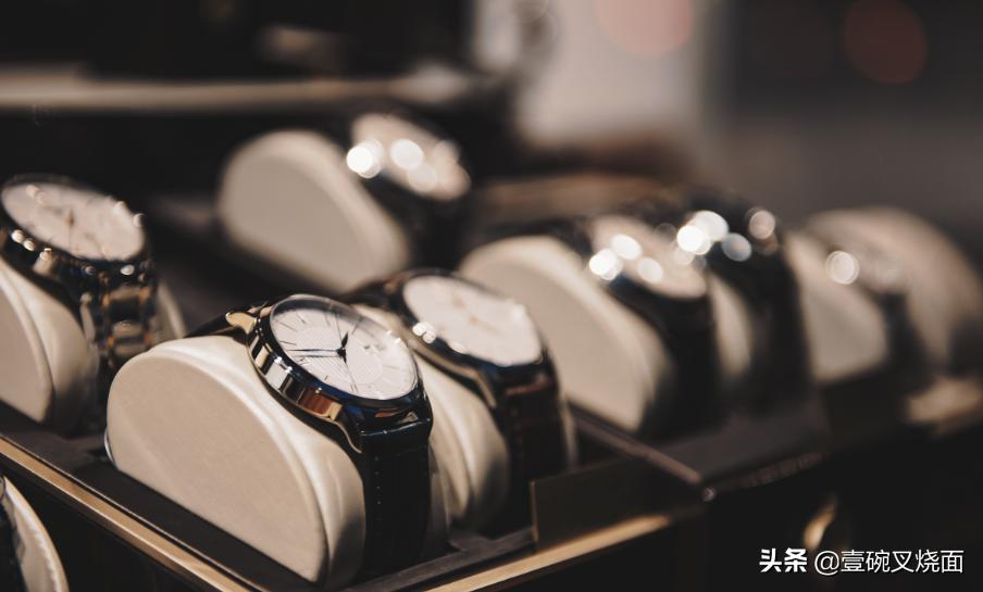 顶级富豪的黑卡,富豪的黑卡到底有多牛