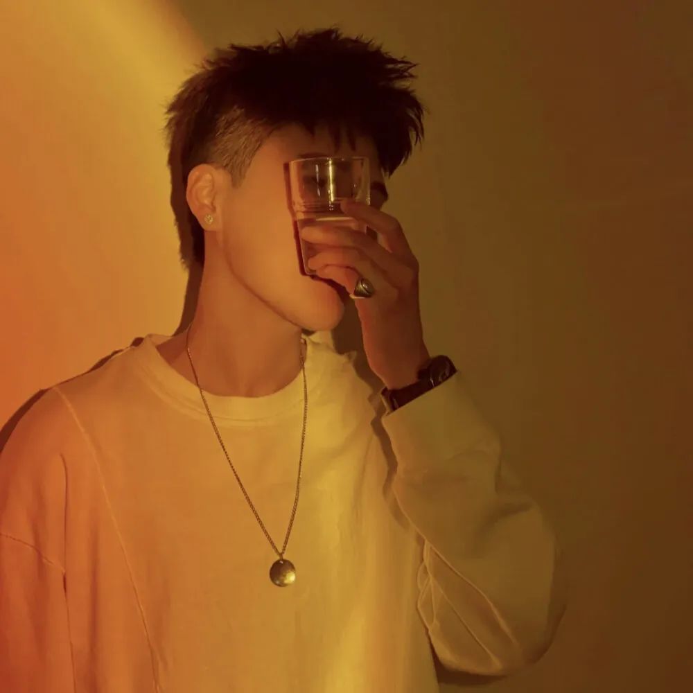 高级小众的女生头像真人不露脸,很小众却很惊艳的头像男生