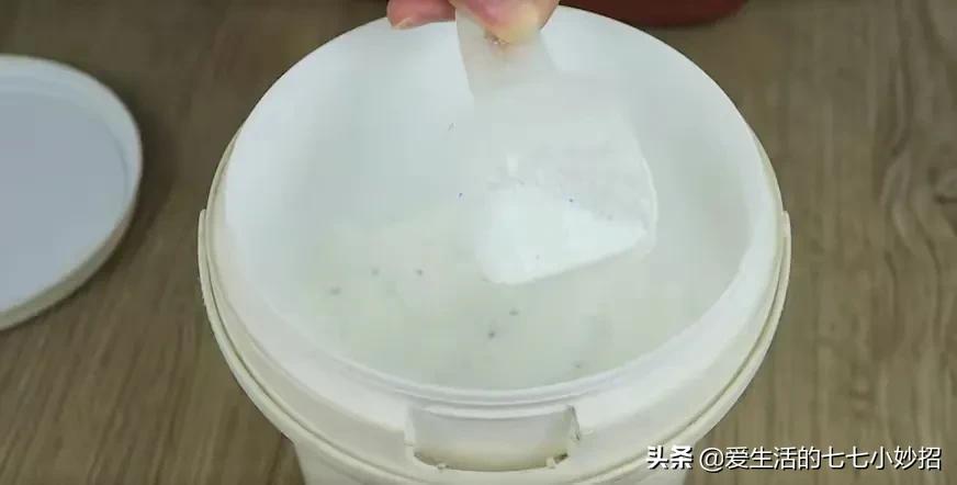 不用再买蟑螂药了教你一招,灭蟑螂的小妙招别再用蟑螂药了