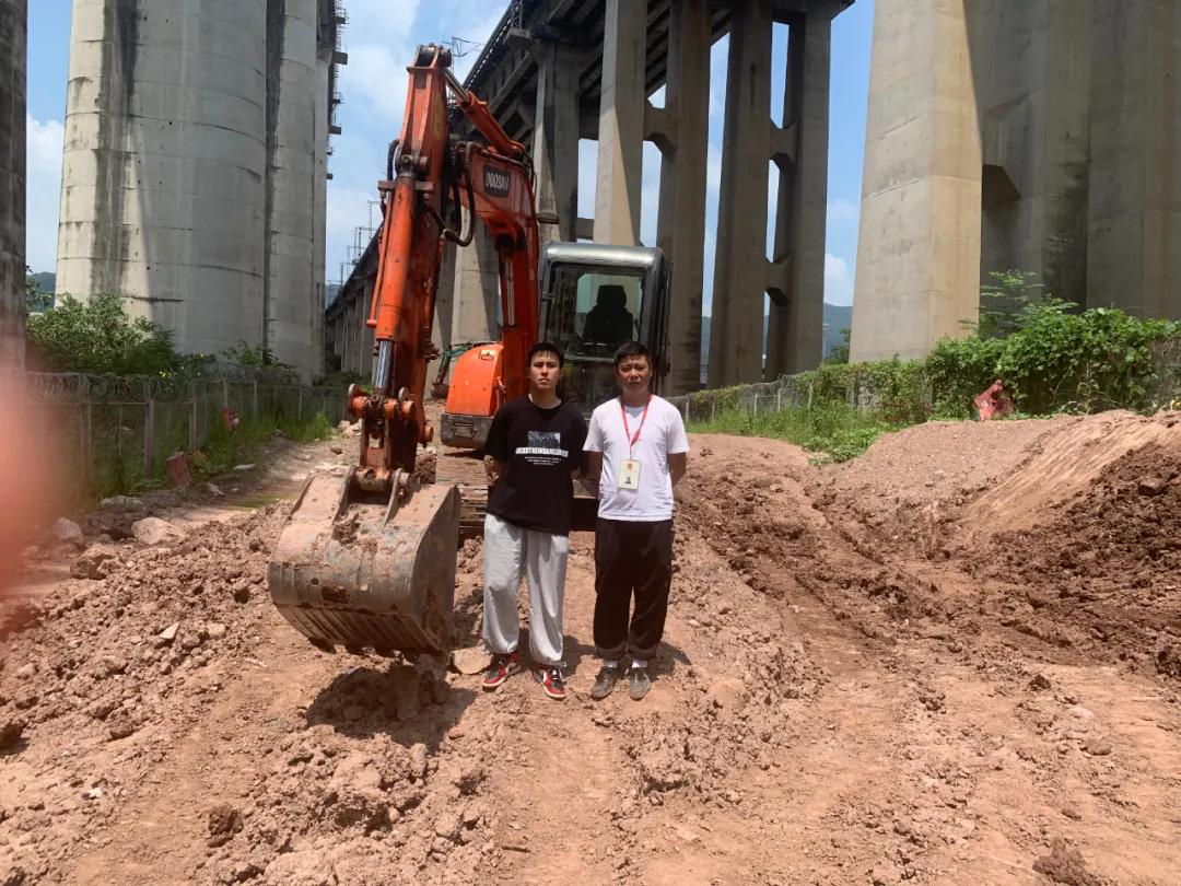 广东学挖掘机培训学校,杭州哪里有学挖掘机培训