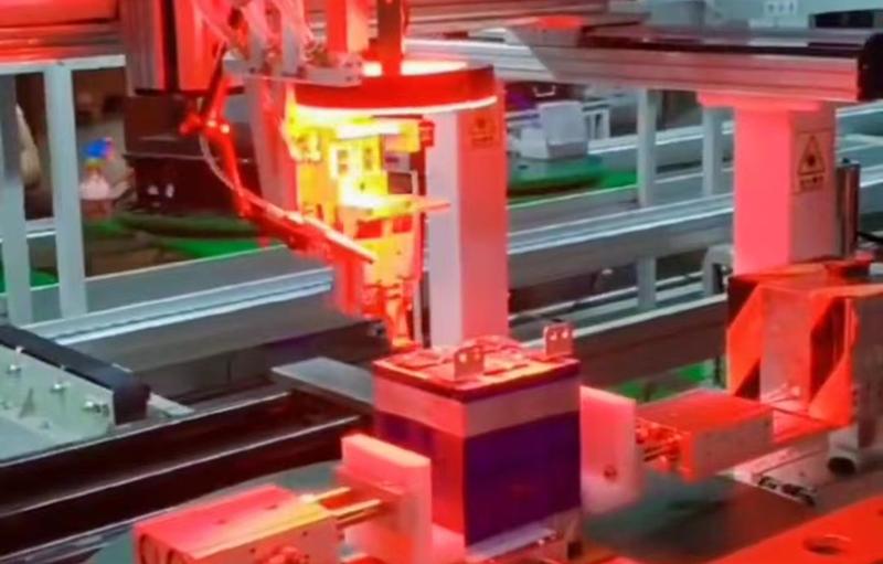 山东锂电池激光焊接设备费用,锂电池激光焊接机多少钱一台合适